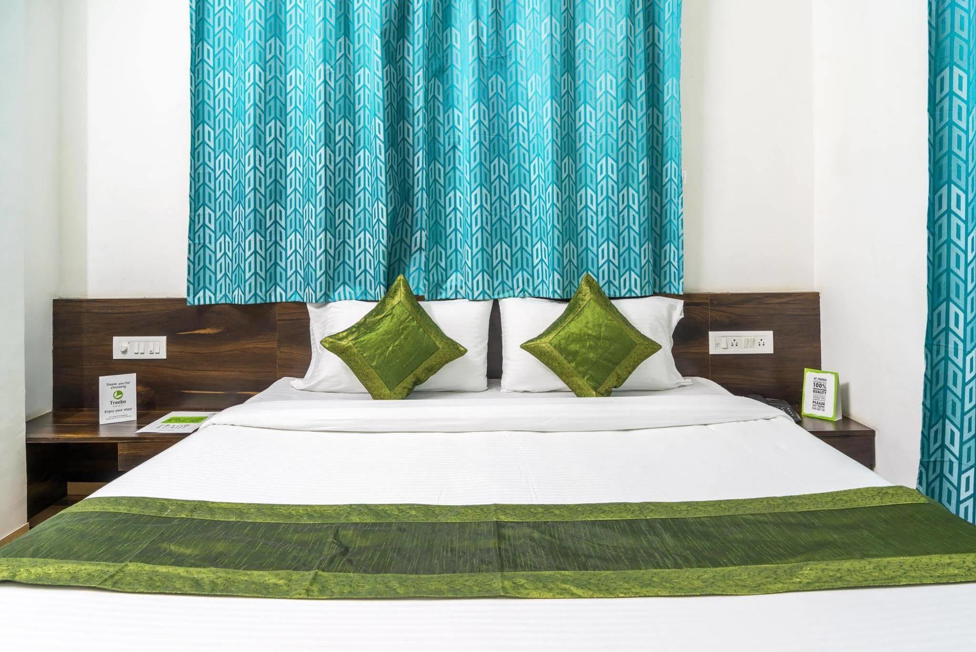 Fabhotel Pruthamesh Pride Нашик Екстериор снимка