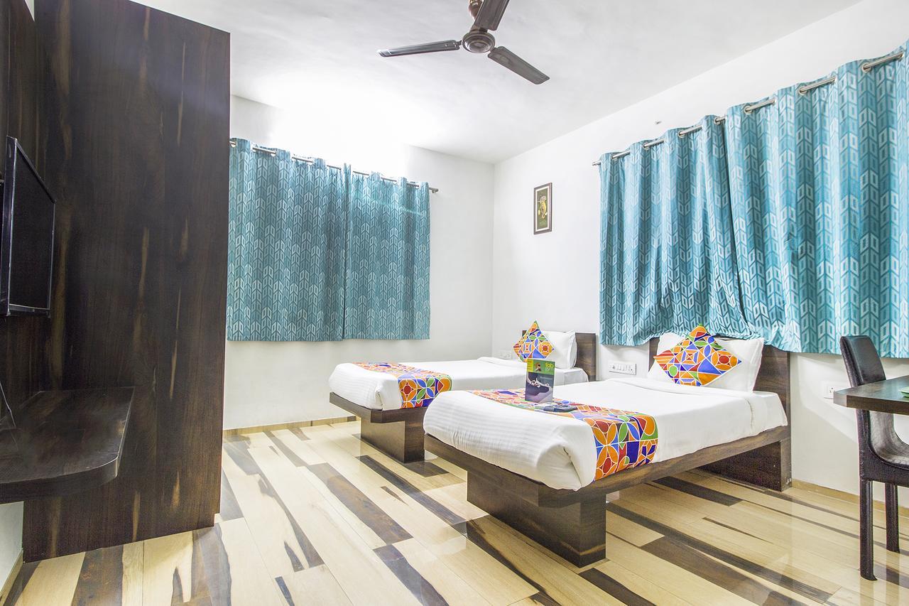 Fabhotel Pruthamesh Pride Нашик Екстериор снимка