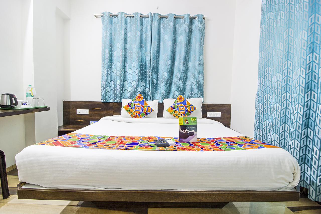 Fabhotel Pruthamesh Pride Нашик Екстериор снимка