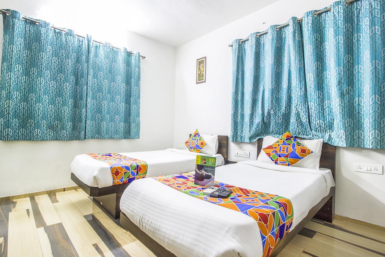 Fabhotel Pruthamesh Pride Нашик Екстериор снимка