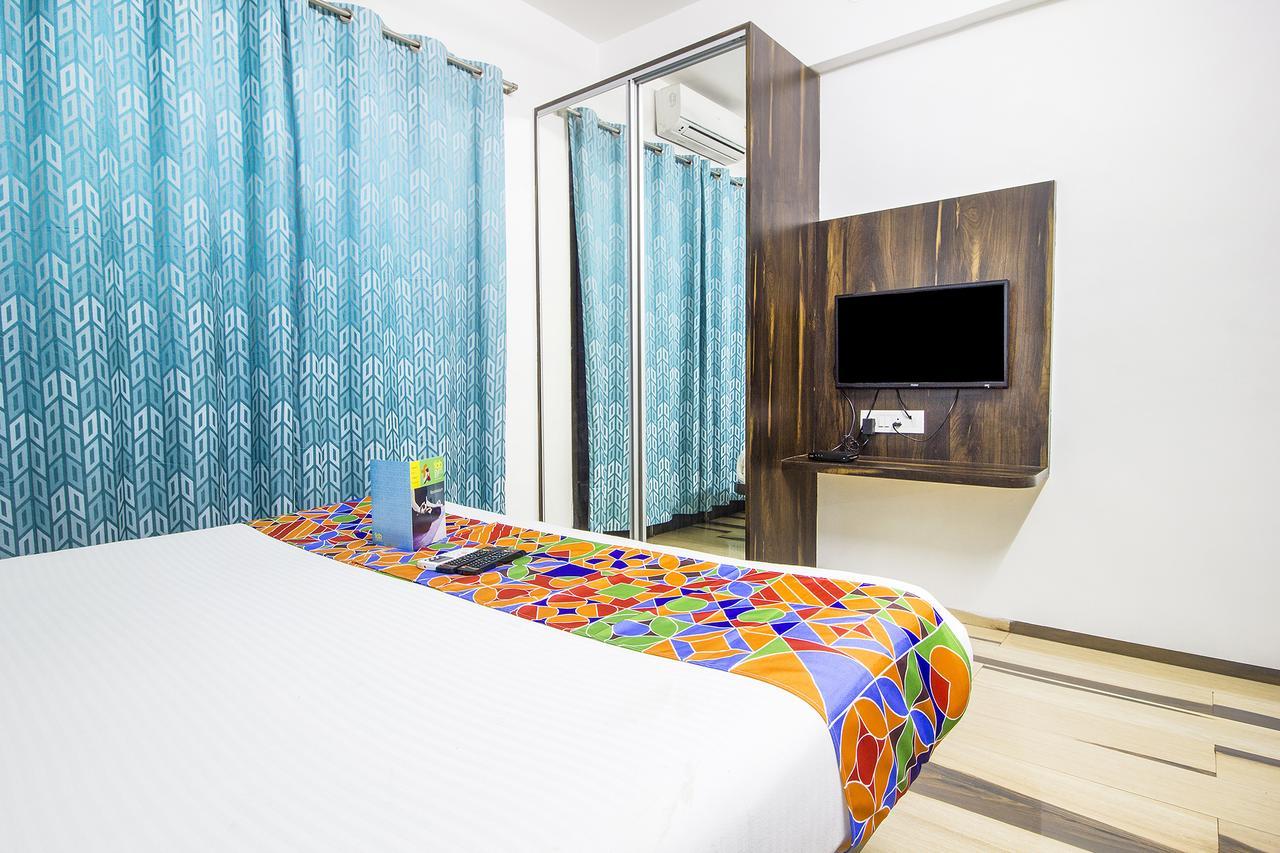 Fabhotel Pruthamesh Pride Нашик Екстериор снимка